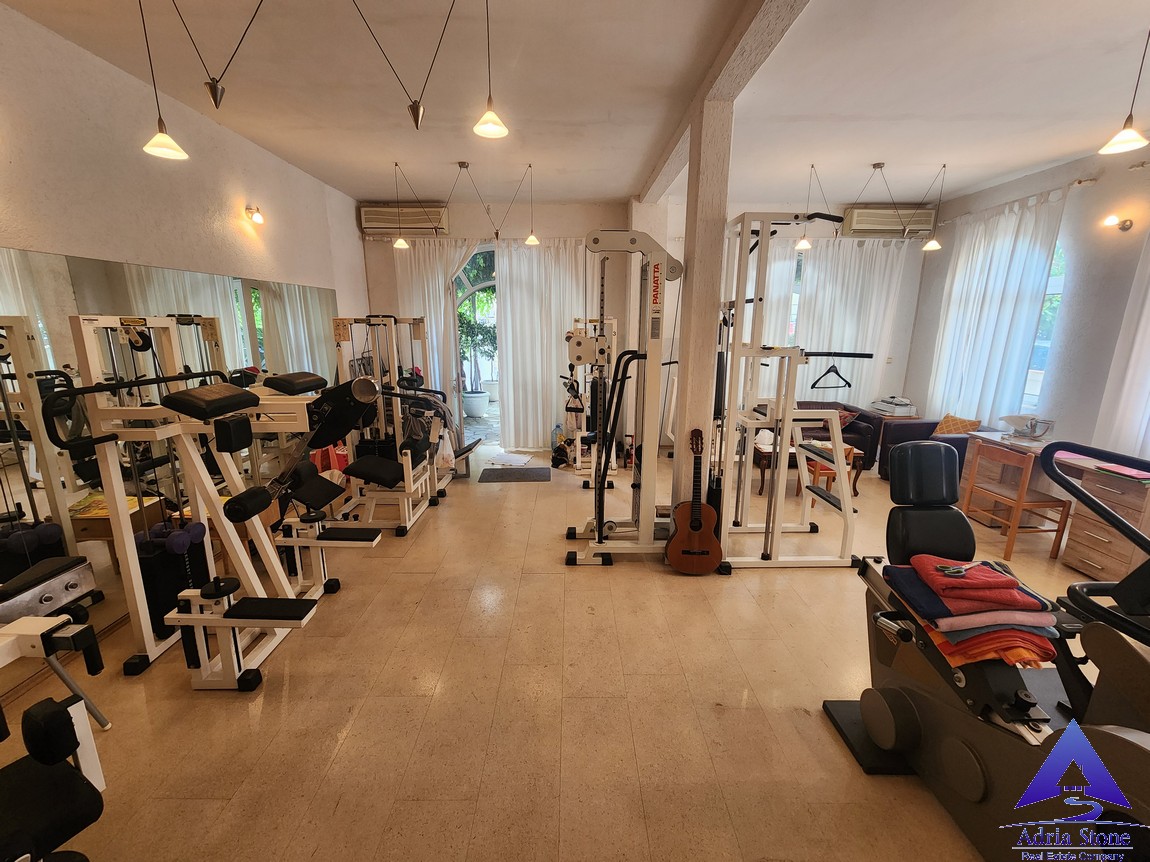 house with apartments for sale mini hotel budva montenegro www.adriastone.com