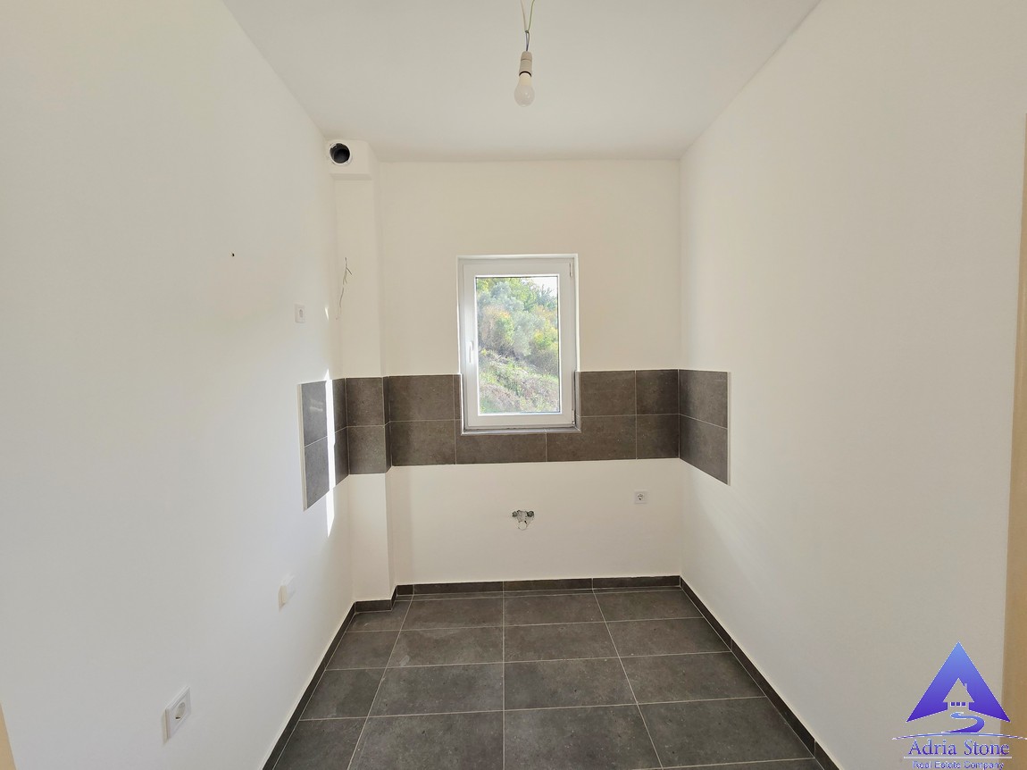 two bedroom apartment in petrovac sea view parking budva montenegro www.adriastone.com_7